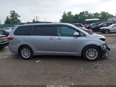 TOYOTA SIENNA