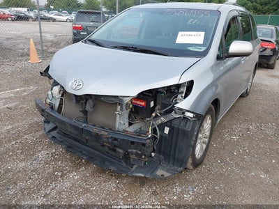 TOYOTA SIENNA