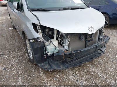 TOYOTA SIENNA