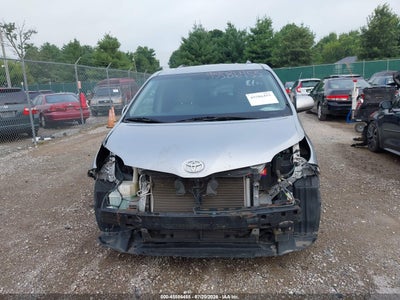 TOYOTA SIENNA