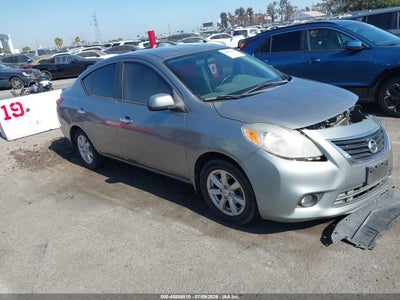 3N1CN7AP2DL886482 NISSAN VERSA Photo 1