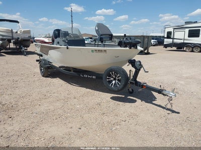 2023 Lowe Boat 17'