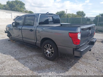 NISSAN TITAN