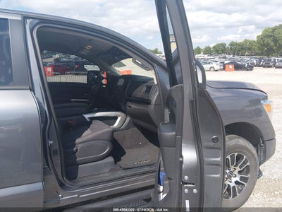 NISSAN TITAN
