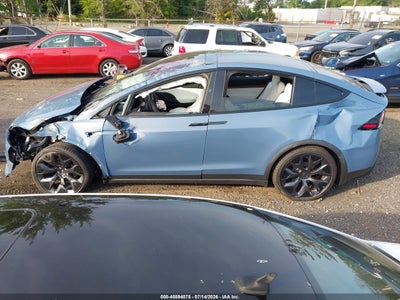 TESLA MODEL X