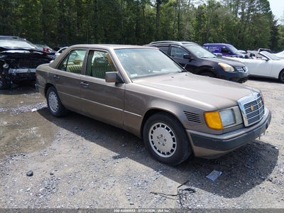 WDBEB28E3NB638815 MERCEDES-BENZ 300 Photo 1