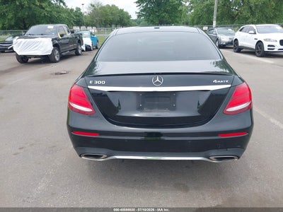 MERCEDES-BENZ E 300
