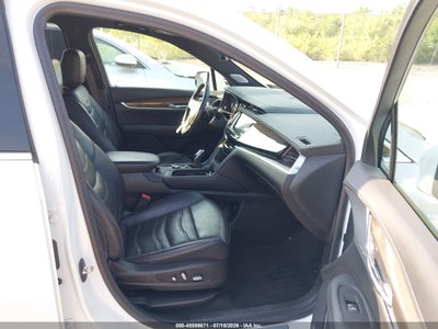 CADILLAC XT6