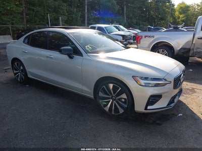 2022 Volvo S60