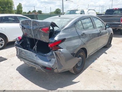 NISSAN VERSA