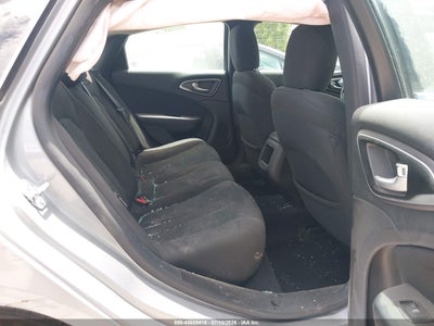 CHRYSLER 200