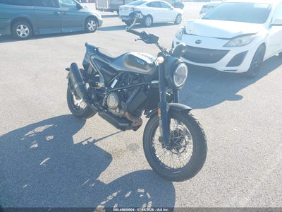 2020 Husqvarna Svartpilen 701