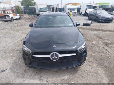 MERCEDES-BENZ A 220