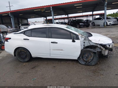 NISSAN VERSA