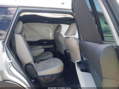 TOYOTA GRAND HIGHLANDER HYBRID
