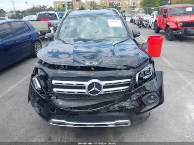 MERCEDES-BENZ GLB 250