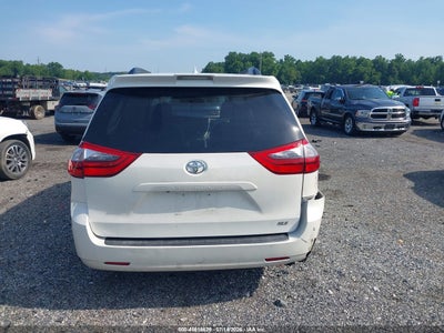 TOYOTA SIENNA