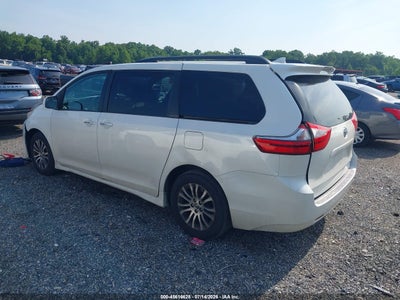TOYOTA SIENNA