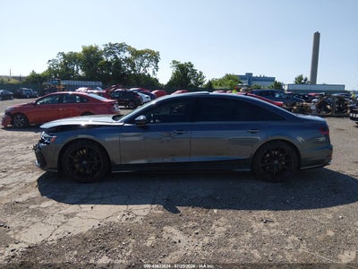 AUDI S8