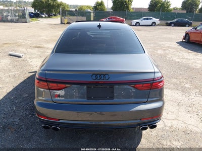 AUDI S8