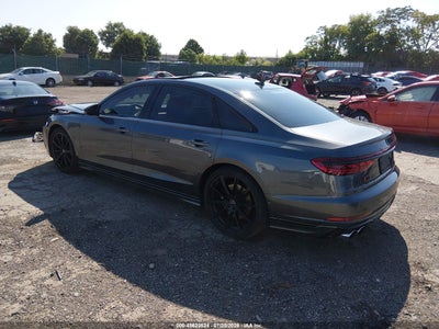 AUDI S8