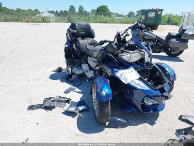 2BXJBKC12AV001339 CAN-AM SPYDER ROADSTER Photo 1