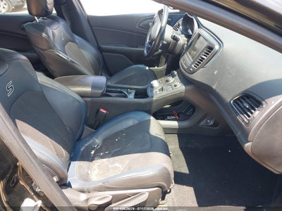 CHRYSLER 200
