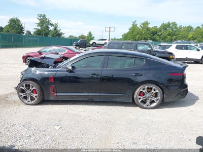 KIA STINGER
