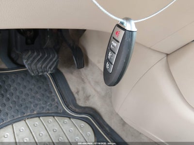 2015 NISSAN ROGUE 11