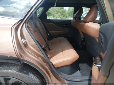 TOYOTA CROWN SIGNIA