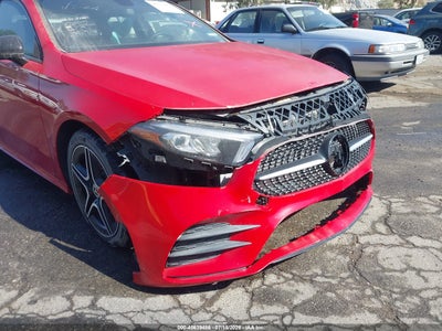 MERCEDES-BENZ A 220
