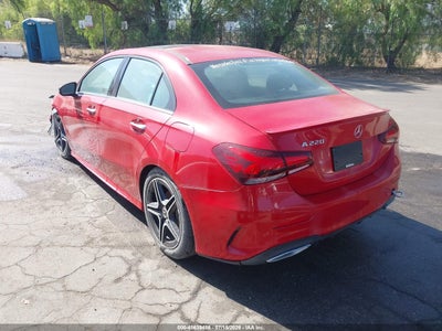 MERCEDES-BENZ A 220