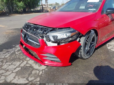 MERCEDES-BENZ A 220