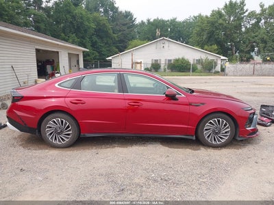 HYUNDAI SONATA HYBRID