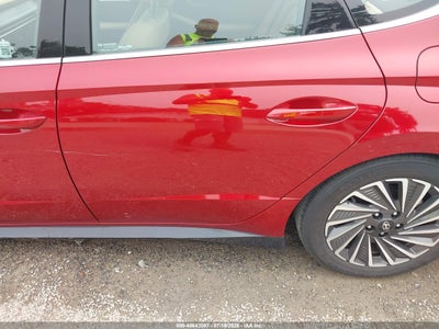 HYUNDAI SONATA HYBRID
