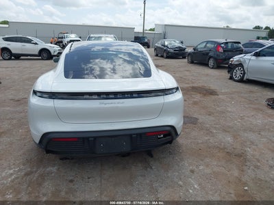 PORSCHE TAYCAN