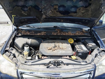 CHRYSLER TOWN & COUNTRY