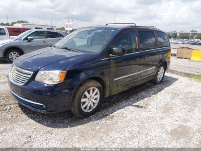 CHRYSLER TOWN & COUNTRY