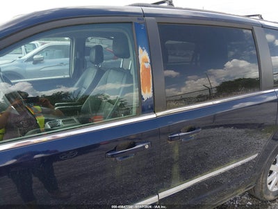 CHRYSLER TOWN & COUNTRY