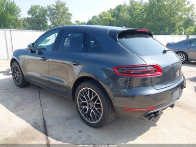PORSCHE MACAN
