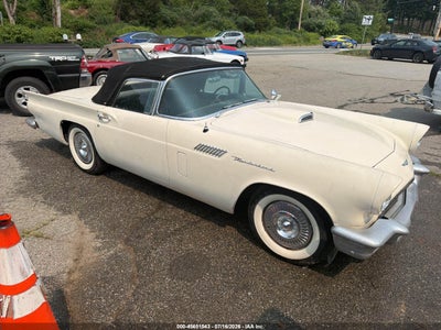 1957 Ford Thunderbird