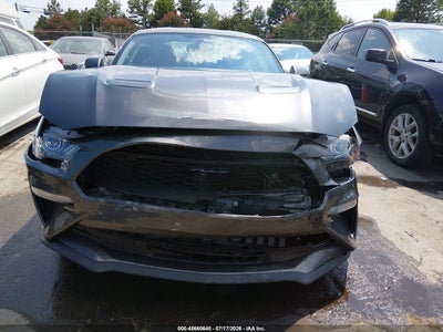FORD MUSTANG