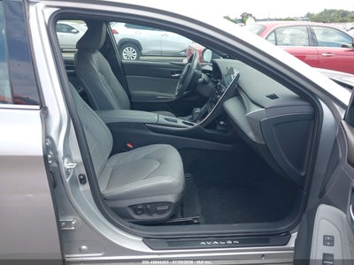 TOYOTA AVALON