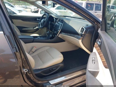 NISSAN MAXIMA
