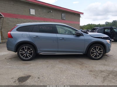 VOLVO V60 CROSS COUNTRY