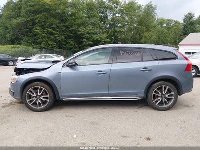 VOLVO V60 CROSS COUNTRY
