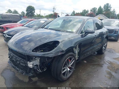 PORSCHE MACAN