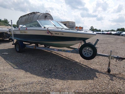 1990 Four Winns 300