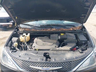 CHRYSLER PACIFICA