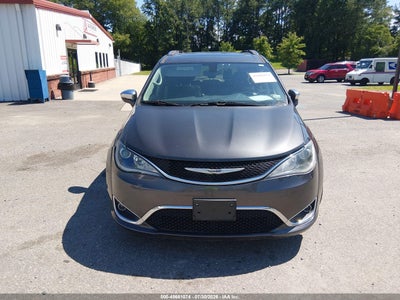 CHRYSLER PACIFICA